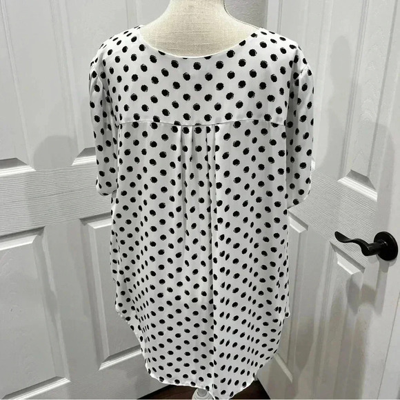 41 Hawthorn Polka Dot Polyester V-neck flowy blouse Plus size 3X - Picture 2 of 13